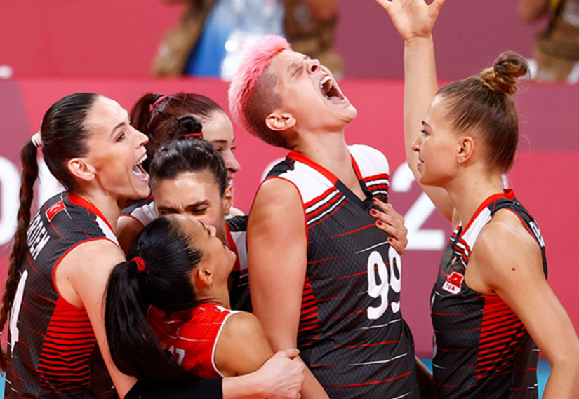 CEV Kadınlar Avrupa Voleybol Şampiyonası: Filenin Sultanları Sahaya Hazırlanıyor