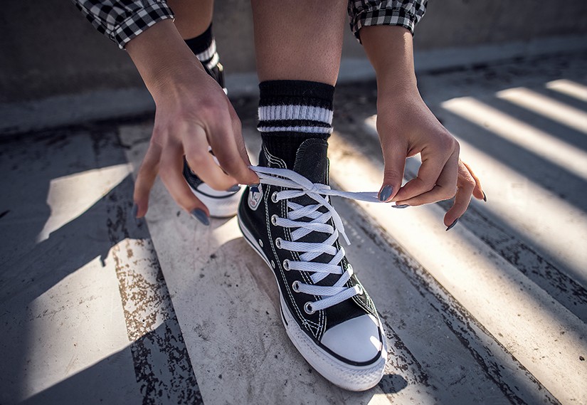 Kampüs Kombinlerinin Tamamlayıcısı: En Trend Sneaker Önerileri