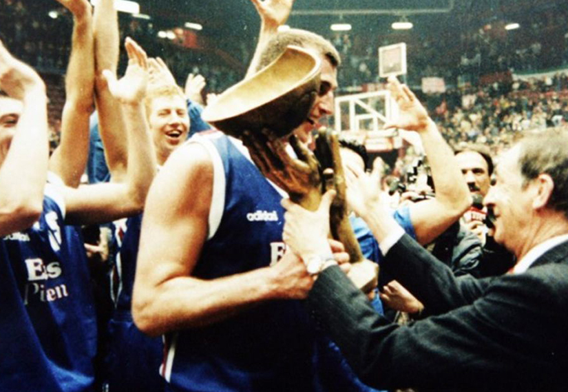 1996’da Koraç Kupası’nı Kazanan Efsane Takım, Efes Pilsen 1996’da Koraç Kupası’nı Kazanan Efsane Takım, Efes Pilsen