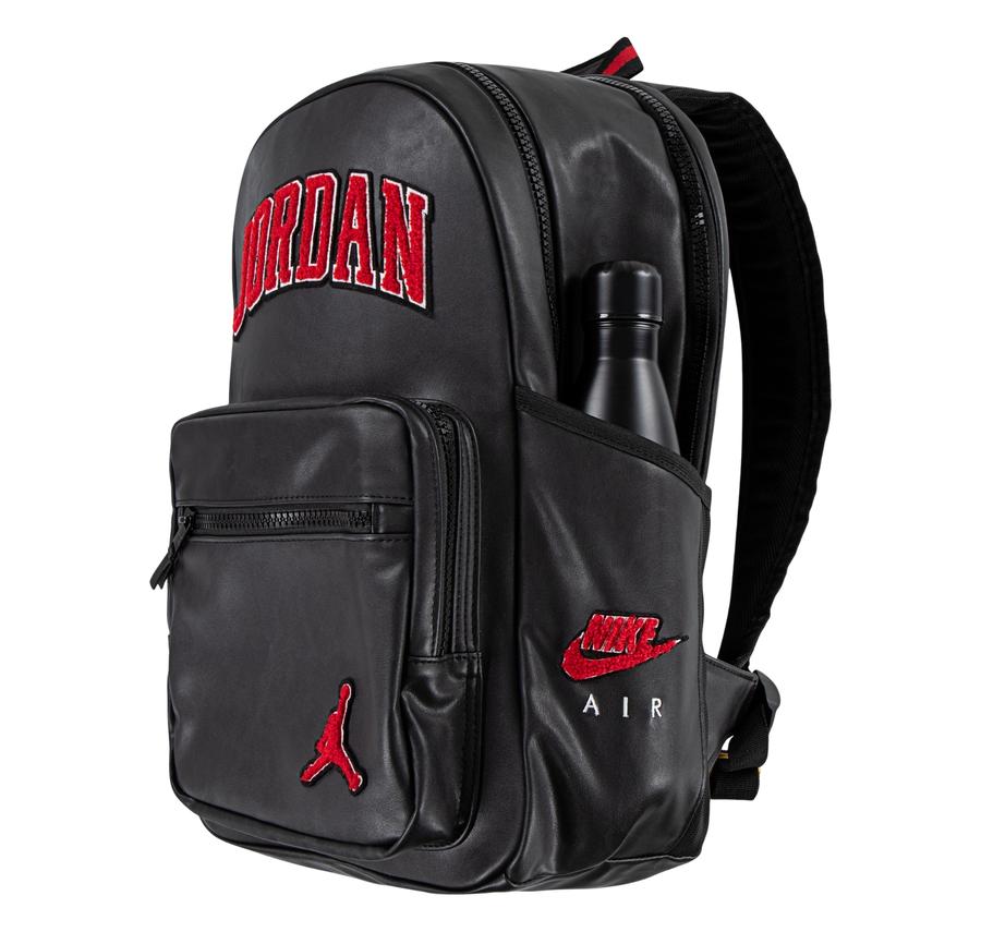 Nike Jam Borough Varsıty Backpack Sırt Çantası Siyah Nike Jam Borough Varsıty Backpack Sırt Çantası Siyah