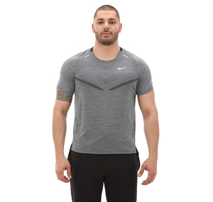Nike M Nk Dfadv Techknıt Ultra Ss Erkek T-Shirt Gri