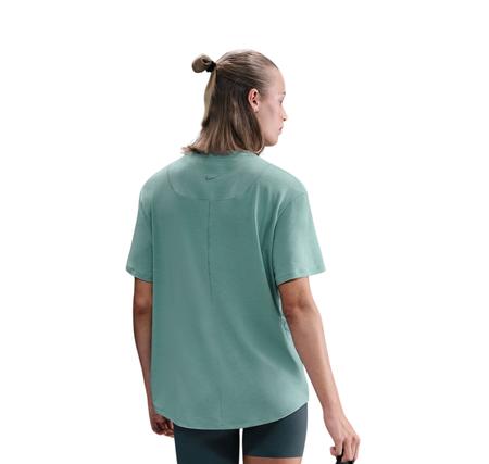 Nike One Relaxed Kadın T-Shirt Yeşil