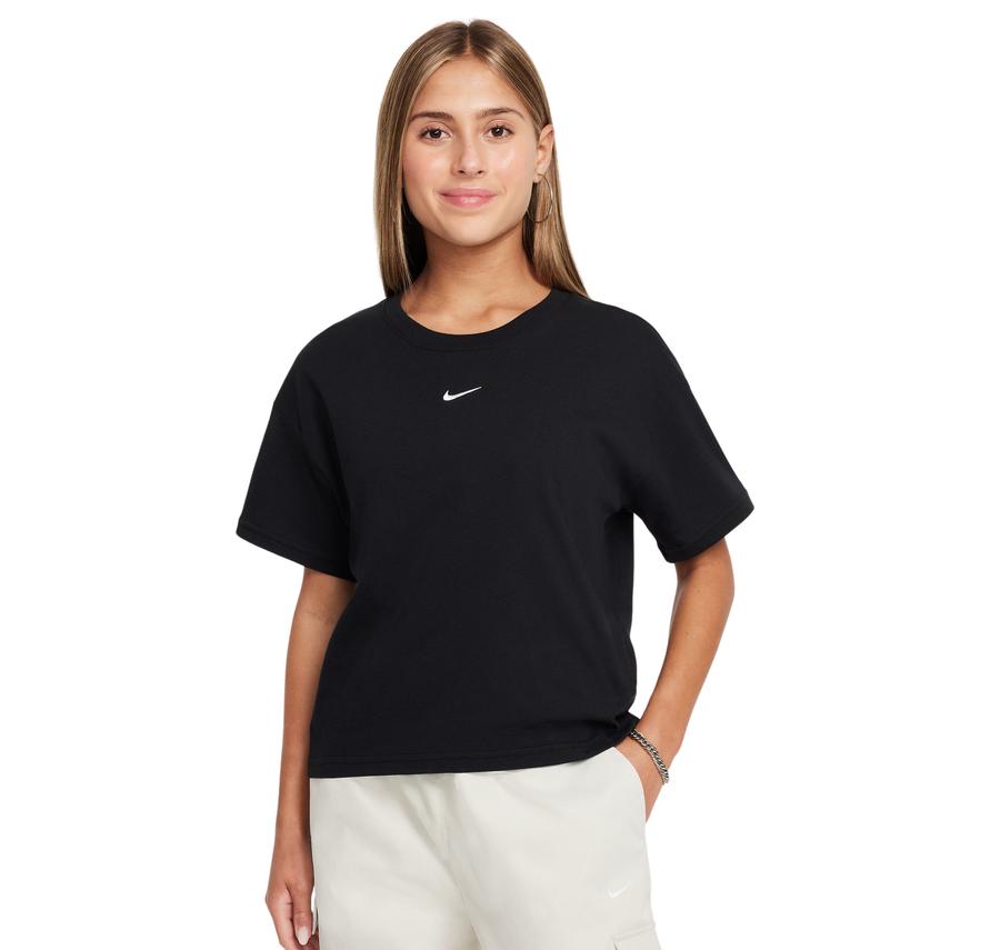 Nike Sportswear Essential Çocuk T-Shirt Siyah Nike Sportswear Essential Çocuk T-Shirt Siyah