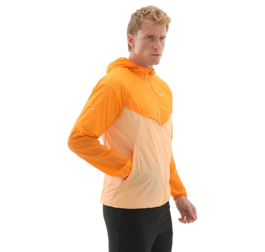 Nike Stride Erkek Yağmurluk-Rüzgarlık Turuncu Nike Stride Erkek Yağmurluk-Rüzgarlık Turuncu