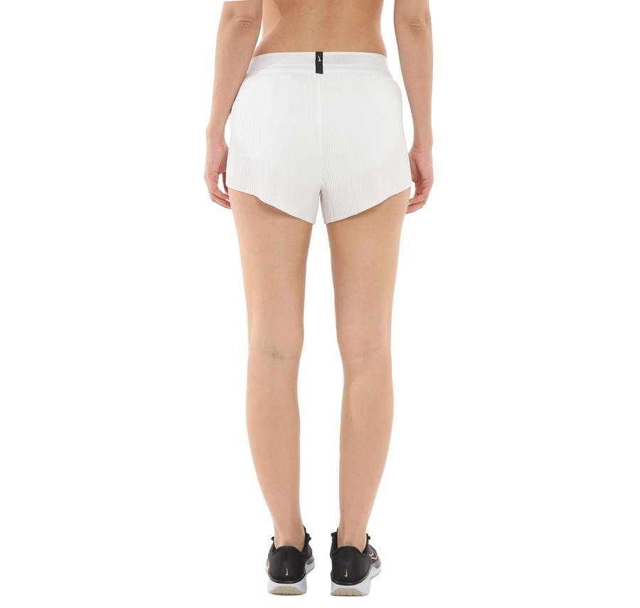 Nike W Nk Arswft Dfadv Mr 3In Short Kadın Şort Ve Kapri Beyaz Nike W Nk Arswft Dfadv Mr 3In Short Kadın Şort Ve Kapri Beyaz