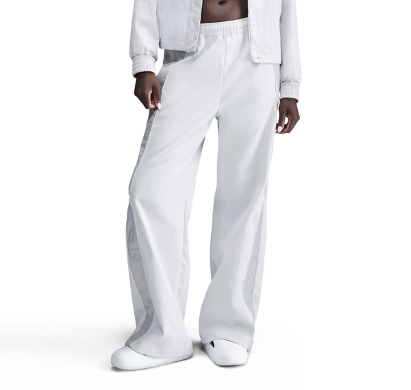 Nike W Nsw Wvn Pnt Sw Kadın Eşofman Altı Beyaz Nike W Nsw Wvn Pnt Sw Kadın Eşofman Altı Beyaz