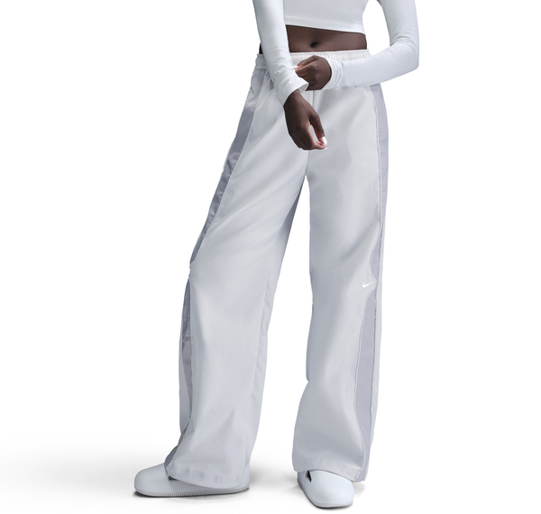 Nike W Nsw Wvn Pnt Sw Kadın Eşofman Altı Beyaz Nike W Nsw Wvn Pnt Sw Kadın Eşofman Altı Beyaz