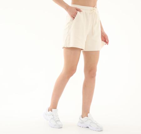 Puma Her High-Waist Shorts Kadın Şort Ve Kapri Krem