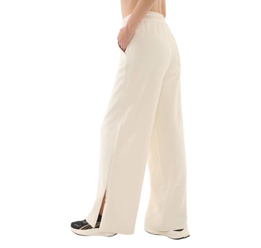 Puma Her High-Waist Straight Pant Kadın Eşofman Altı Beyaz Puma Her High-Waist Straight Pant Kadın Eşofman Altı Beyaz