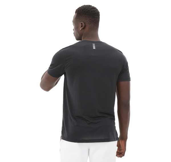 Under Armour Ua Launch Shortsleeve Erkek T-Shirt Siyah Under Armour Ua Launch Shortsleeve Erkek T-Shirt Siyah