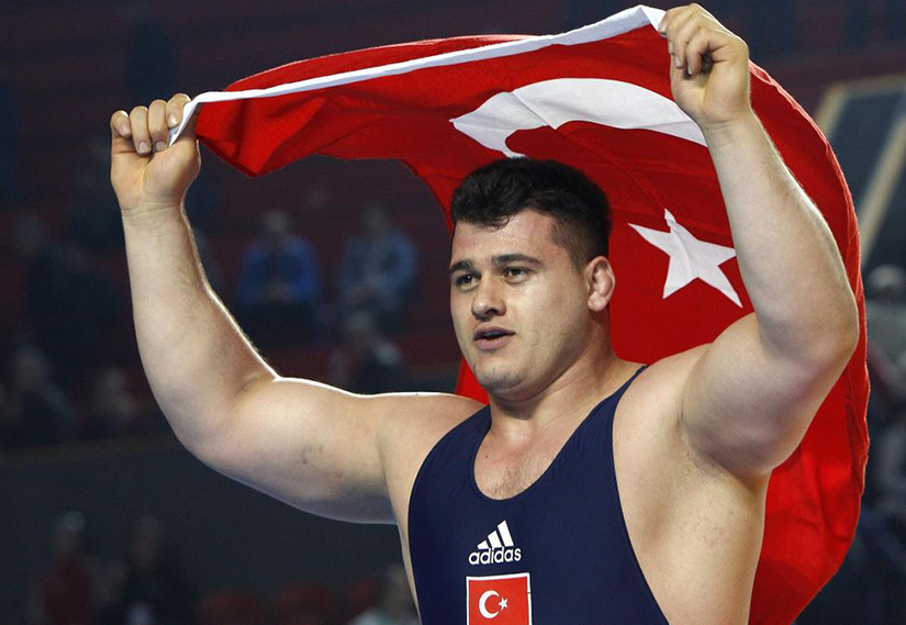 Kadın ve Erkek Güreşçilerimizden Altın Madalya Kadın ve Erkek Güreşçilerimizden Altın Madalya