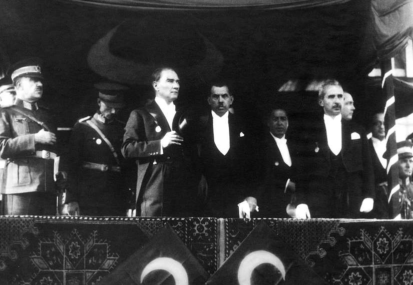 Yurtta Sulh Cihanda Sulh: Cumhuriyetimizin 100. Yılı Kutlu Olsun! Yurtta Sulh Cihanda Sulh: Cumhuriyetimizin 100. Yılı Kutlu Olsun!