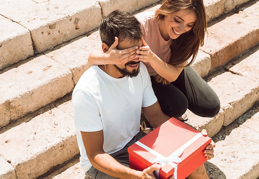 Sporcu Sevgiliye Ne Alınır? 14 Şubat İçin Nokta Atışı Hediye Rehberi Sporcu Sevgiliye Ne Alınır? 14 Şubat İçin Nokta Atışı Hediye Rehberi