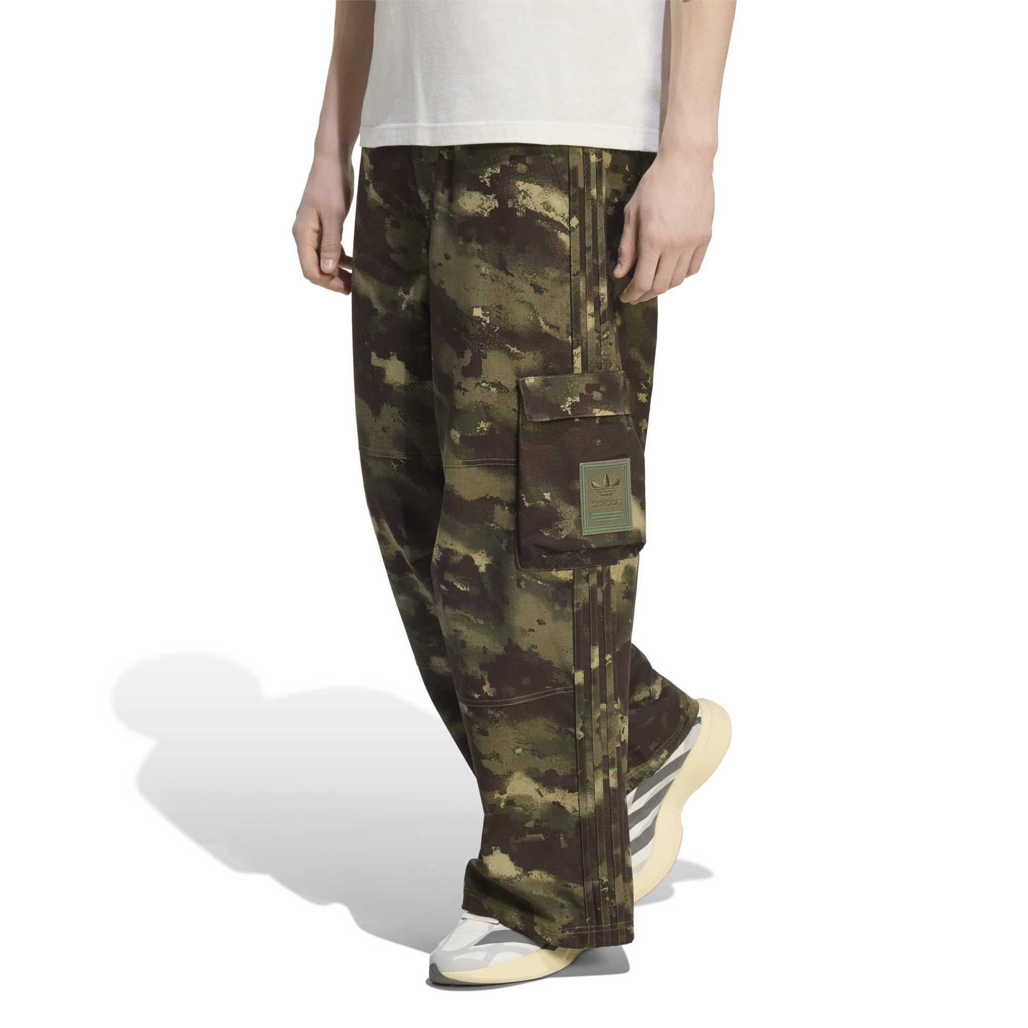 Мужские спортивные штаны adidas Camo Pants