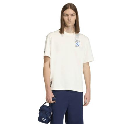 adidas Flag Gfx Ss T Erkek T-Shirt Bej adidas Flag Gfx Ss T Erkek T-Shirt Bej