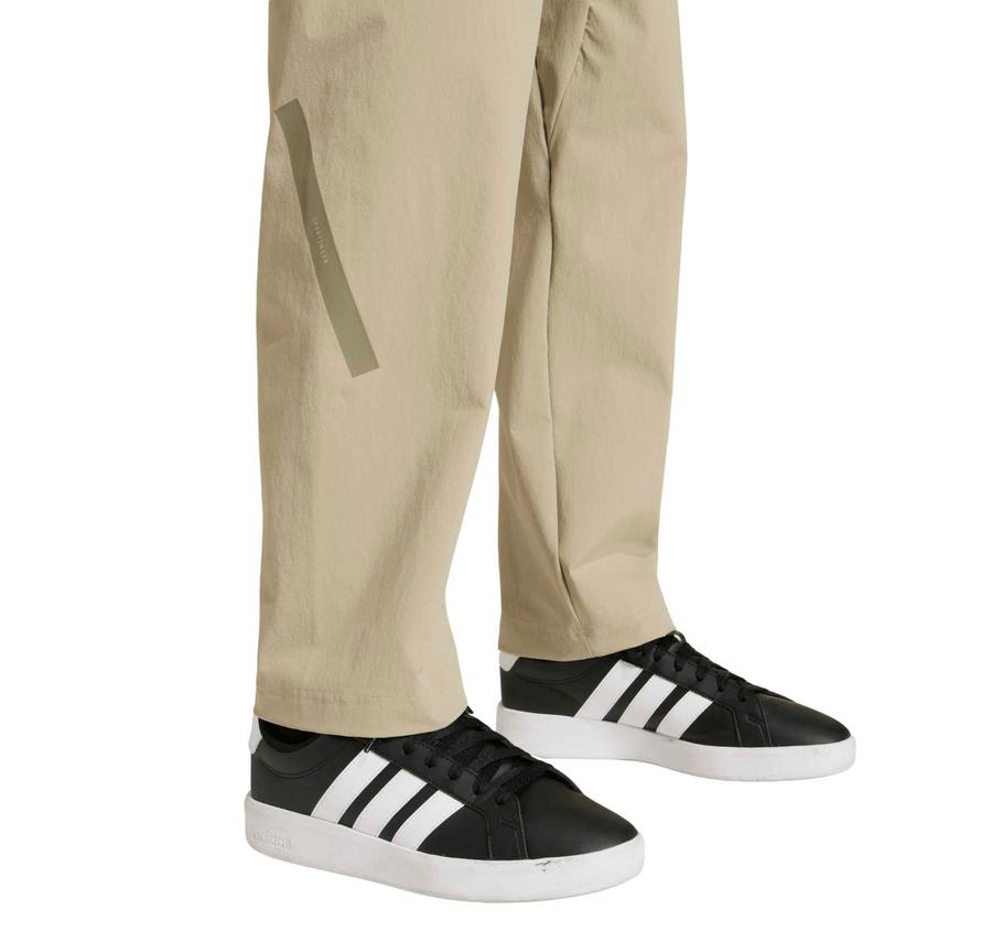 adidas J Z.n.e. Wv Pt Çocuk Eşofman Altı adidas J Z.n.e. Wv Pt Çocuk Eşofman Altı