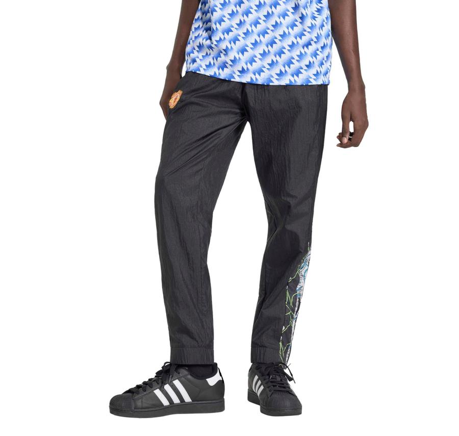 adidas Manchester United 90 Erkek Eşofman Altı Siyah adidas Manchester United 90 Erkek Eşofman Altı Siyah