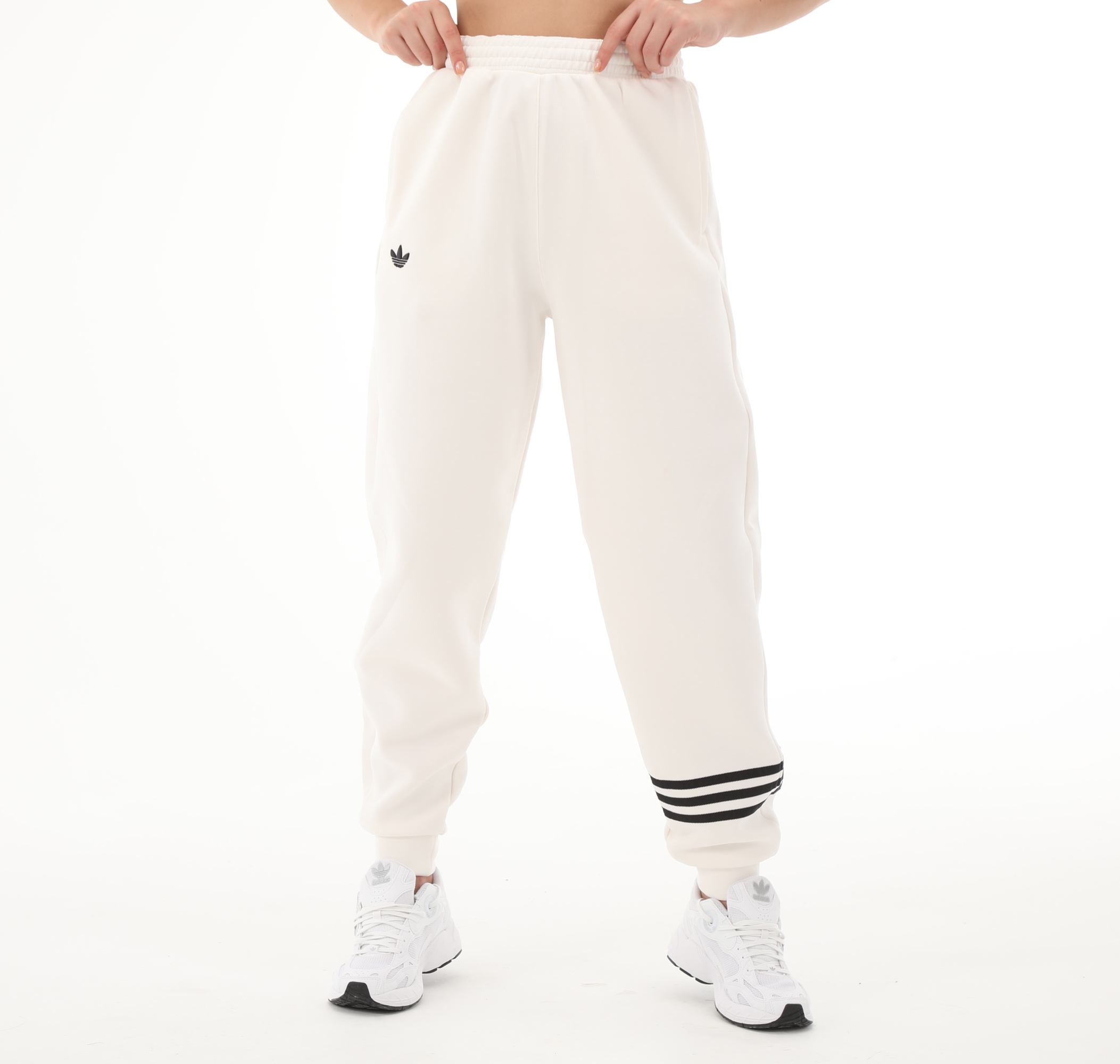 Женские спортивные штаны adidas Neucl Swtpant