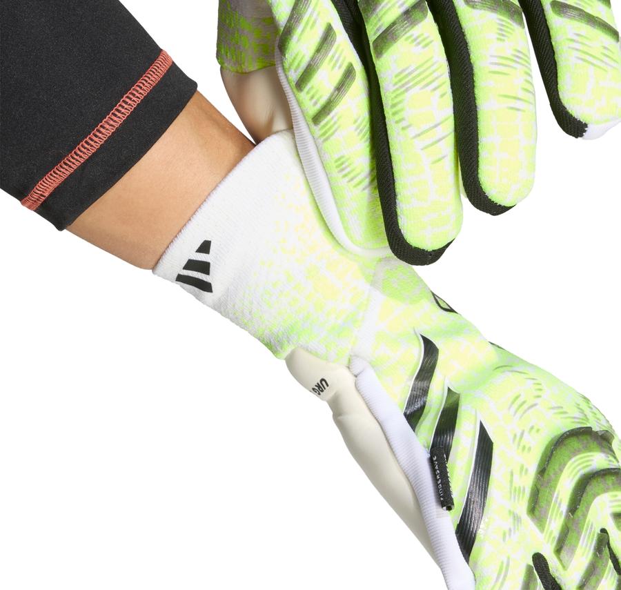adidas Predator Pro Fingersave Kaleci Eldiveni Beyaz adidas Predator Pro Fingersave Kaleci Eldiveni Beyaz