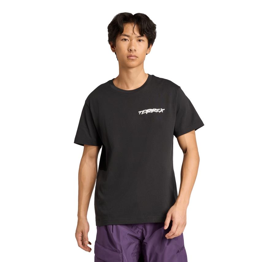 adidas U Snow T Erkek T-Shirt Siyah adidas U Snow T Erkek T-Shirt Siyah