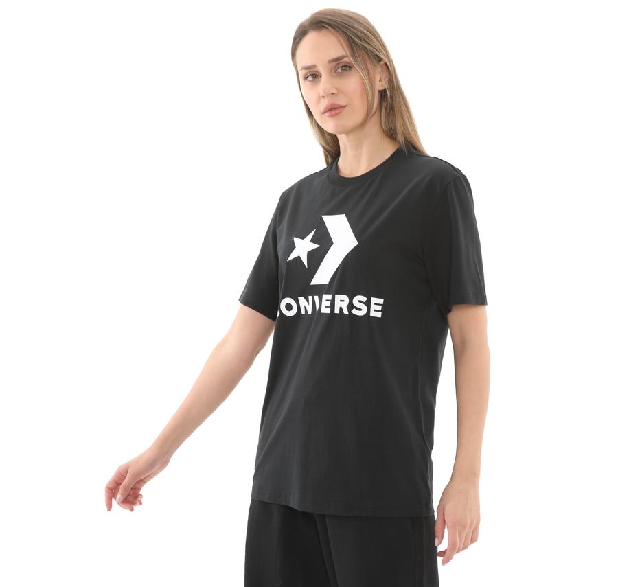 Converse Go-To Star Chevron Logo Standard-Fıt T-Shırt T-Shirt Siyah Converse Go-To Star Chevron Logo Standard-Fıt T-Shırt T-Shirt Siyah