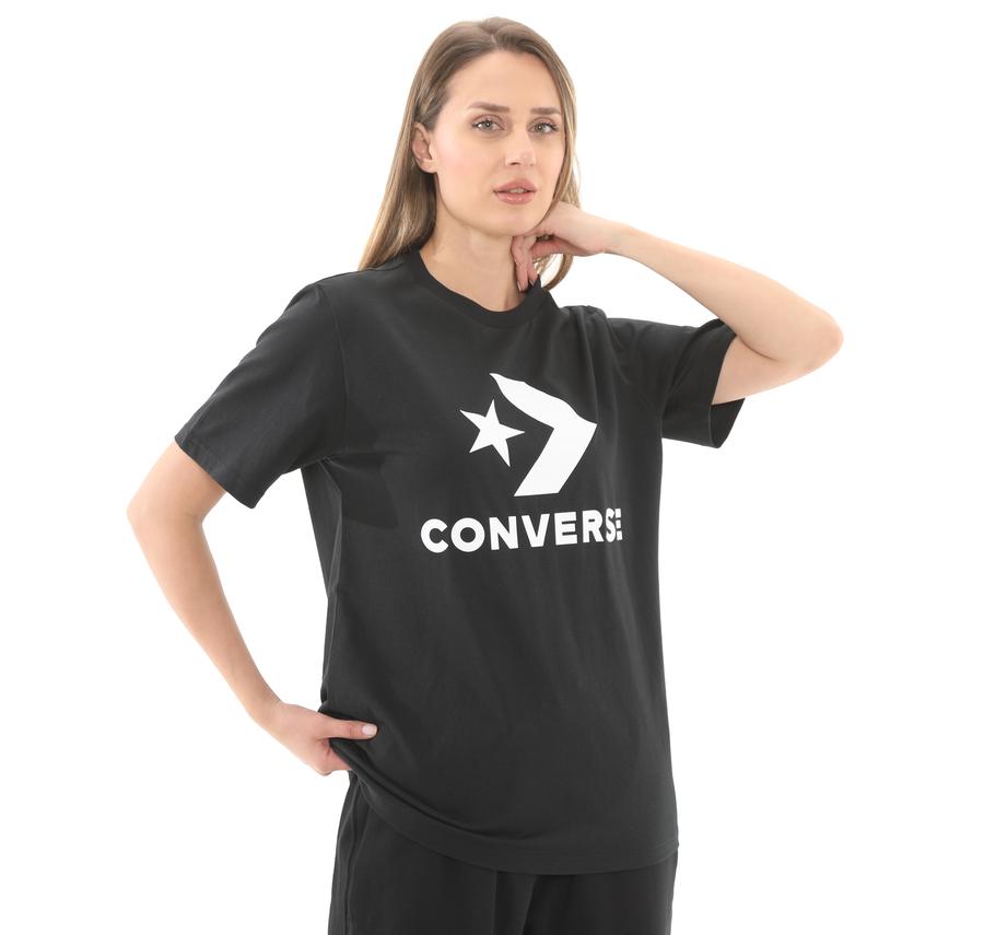 Converse Go-To Star Chevron Logo Standard-Fıt T-Shırt T-Shirt Siyah Converse Go-To Star Chevron Logo Standard-Fıt T-Shırt T-Shirt Siyah