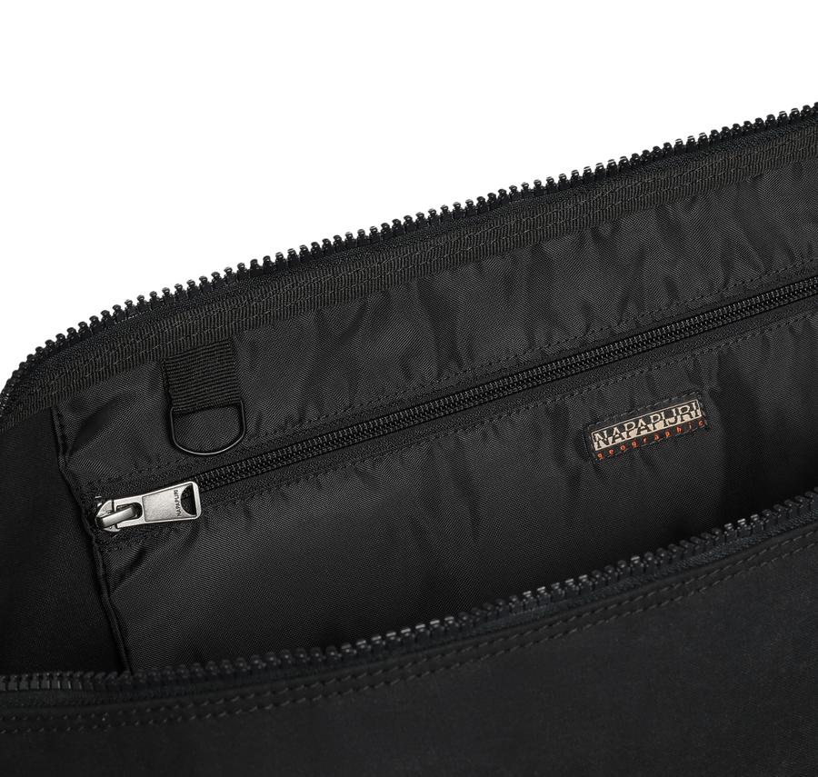 Napapijri Berıng 3 Spor Çantası Siyah Napapijri Berıng 3 Spor Çantası Siyah