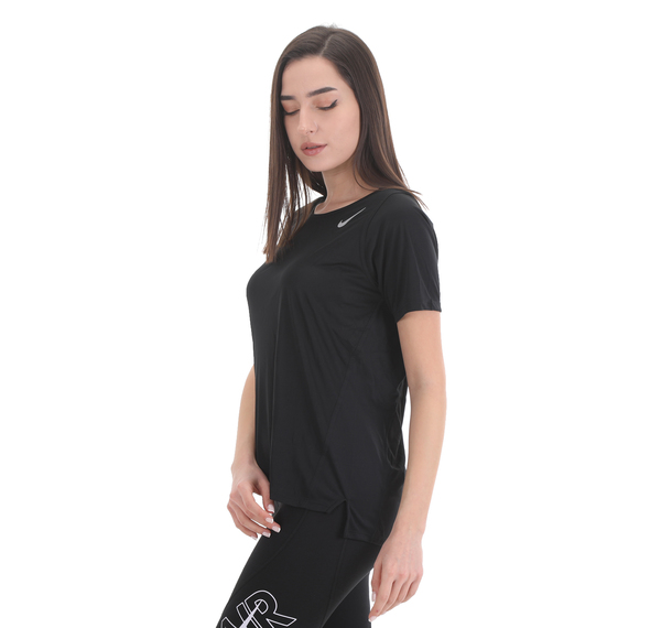 Nike Dri-Fıt Race Kadın T-Shirt Siyah Nike Dri-Fıt Race Kadın T-Shirt Siyah