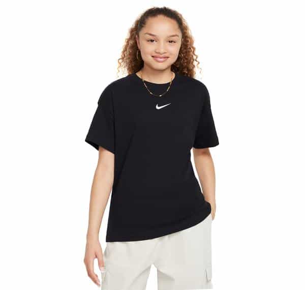 Nike G Nsw Tee Boy Essntl Lbr Çocuk T-Shirt Siyah Nike G Nsw Tee Boy Essntl Lbr Çocuk T-Shirt Siyah