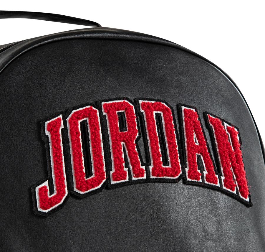 Nike Jam Borough Varsıty Backpack Sırt Çantası Siyah Nike Jam Borough Varsıty Backpack Sırt Çantası Siyah