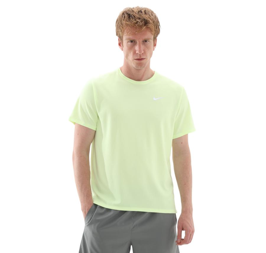 Nike M Nk Df Uv Mıler Ss Erkek T-Shirt Yeşil Nike M Nk Df Uv Mıler Ss Erkek T-Shirt Yeşil