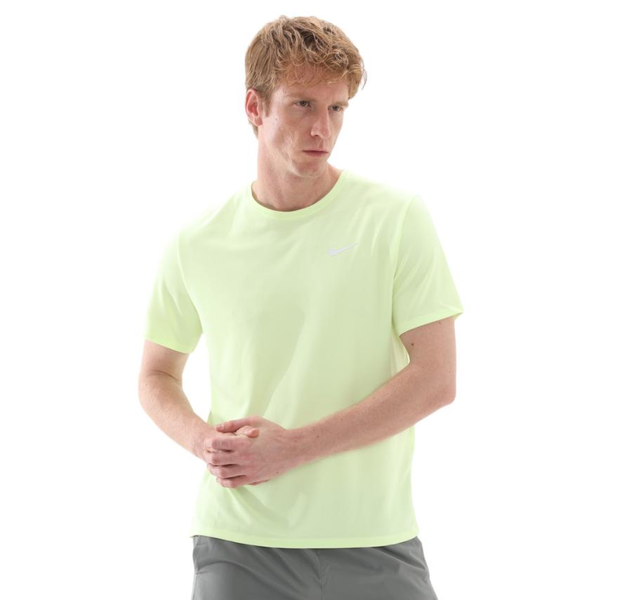 Nike M Nk Df Uv Mıler Ss Erkek T-Shirt Yeşil Nike M Nk Df Uv Mıler Ss Erkek T-Shirt Yeşil