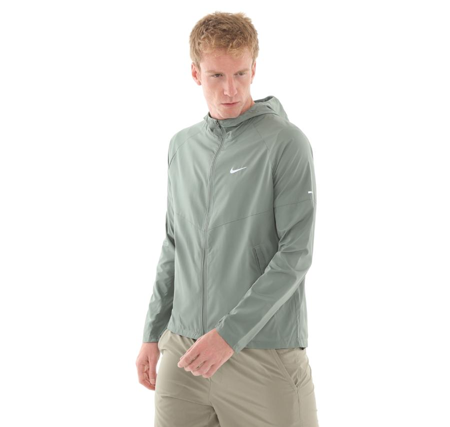Nike Miler Erkek Yağmurluk-Rüzgarlık Yeşil Nike Miler Erkek Yağmurluk-Rüzgarlık Yeşil