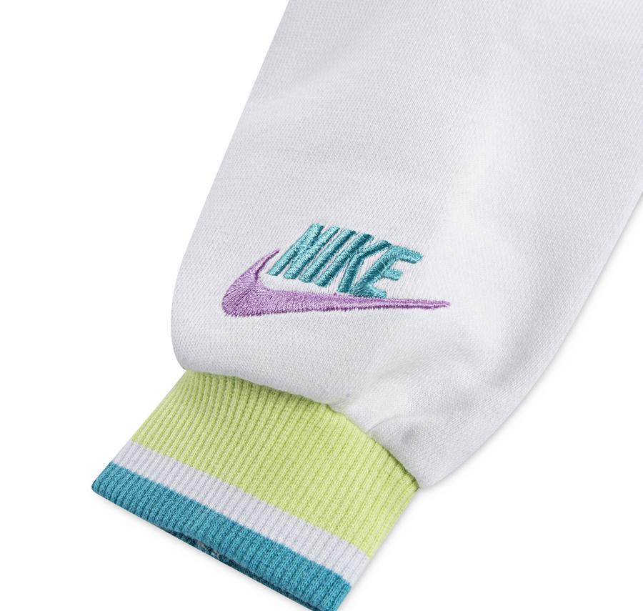 Nike Nkb B Nsw Outsıde T Lınes Ft Crew Çocuk Sweatshirt Beyaz Nike Nkb B Nsw Outsıde T Lınes Ft Crew Çocuk Sweatshirt Beyaz