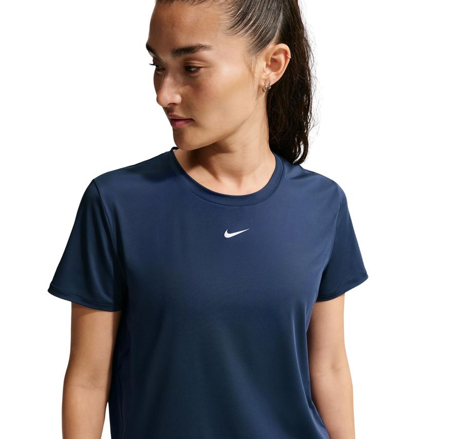 Nike One Classic Kadın T-Shirt Nike One Classic Kadın T-Shirt