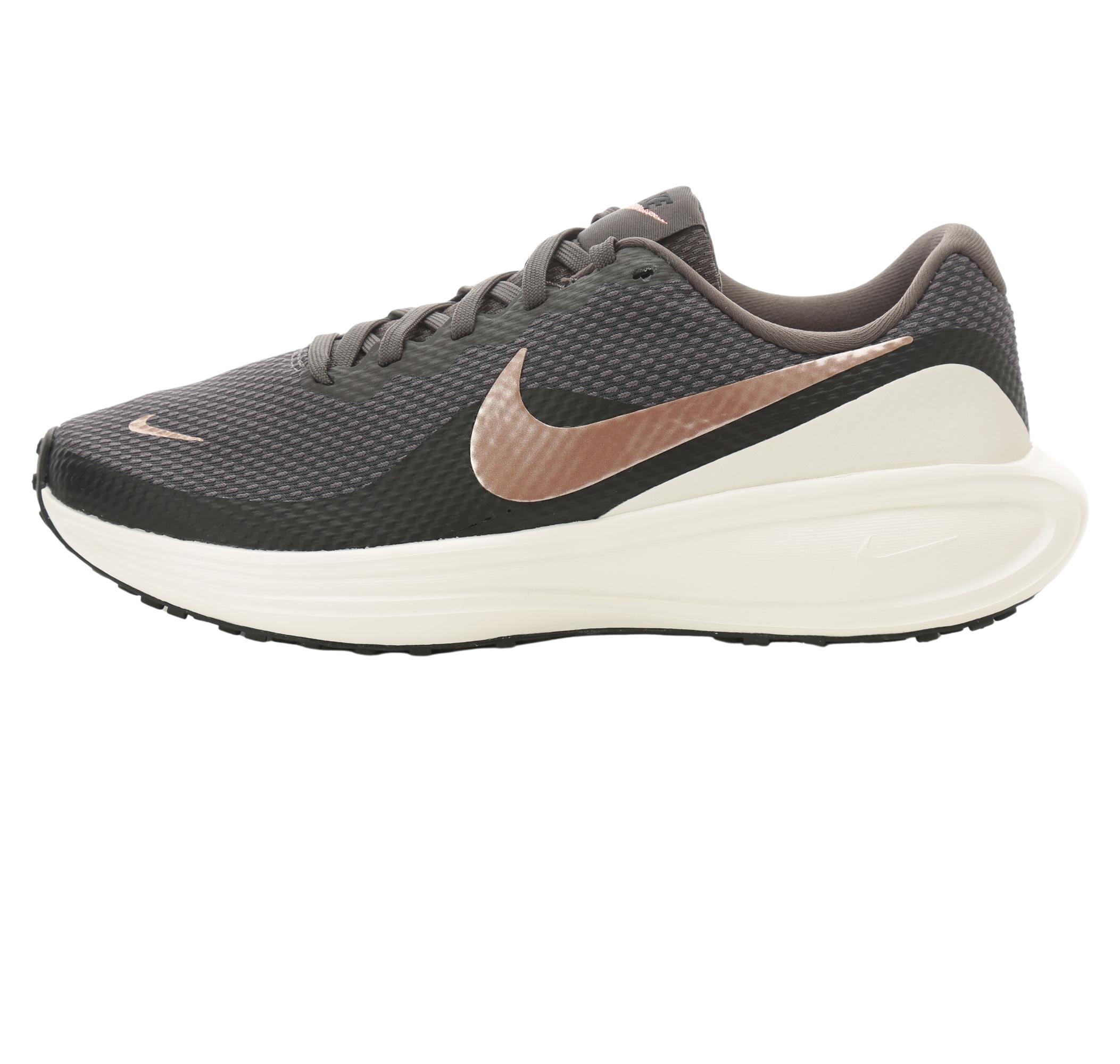 Женские кроссовки Nike Revolution 8