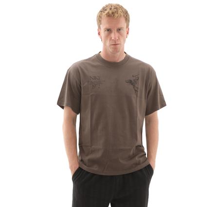 Nike Sportswear Erkek T-Shirt Kahve Nike Sportswear Erkek T-Shirt Kahve