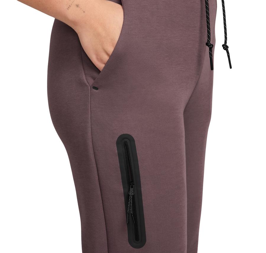 Nike Sportswear Tech Fleece Kadın Eşofman Altı Nike Sportswear Tech Fleece Kadın Eşofman Altı