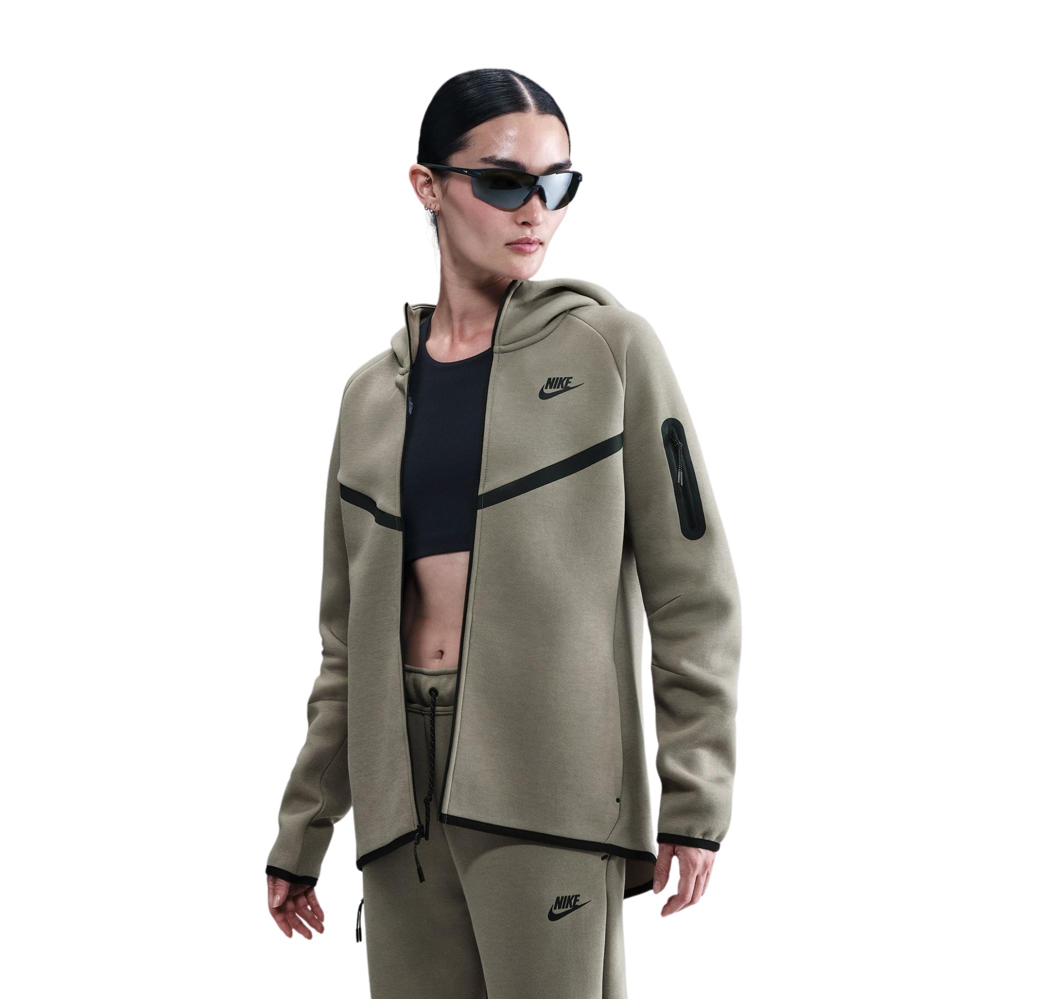 Женская куртка Nike Sportswear Tech Fleece Windrunner для бега