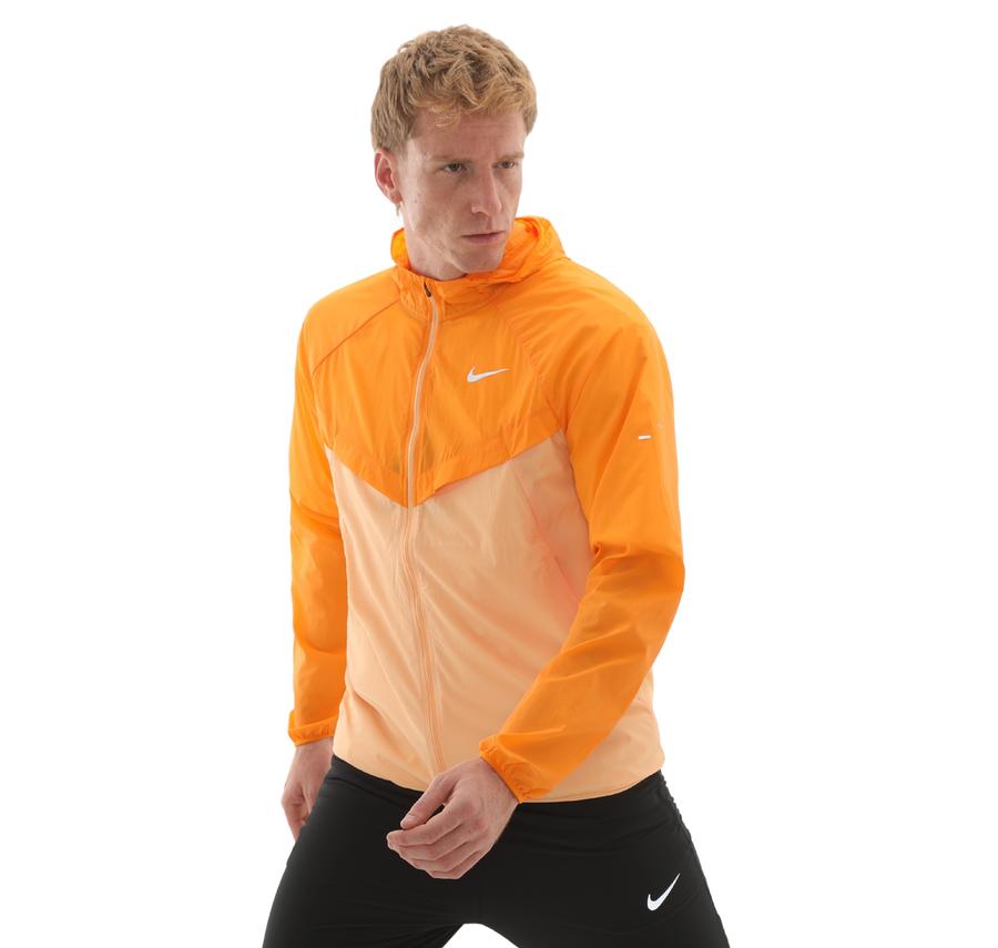Nike Stride Erkek Yağmurluk-Rüzgarlık Turuncu Nike Stride Erkek Yağmurluk-Rüzgarlık Turuncu