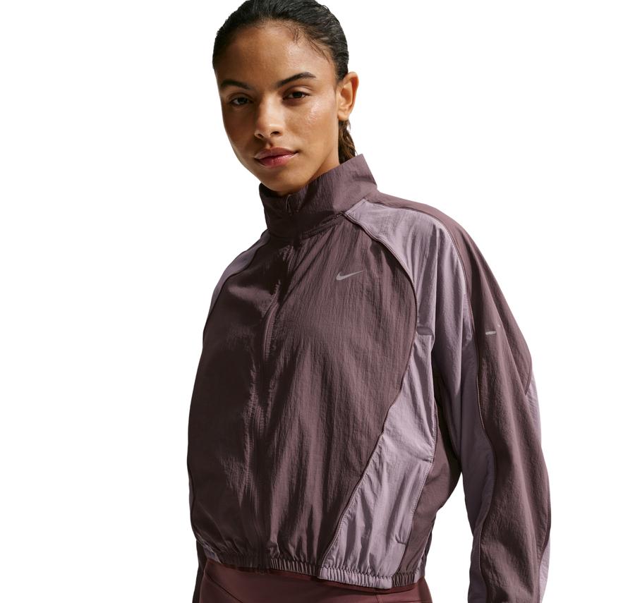 Nike Swift Kadın Yağmurluk-Rüzgarlık Nike Swift Kadın Yağmurluk-Rüzgarlık