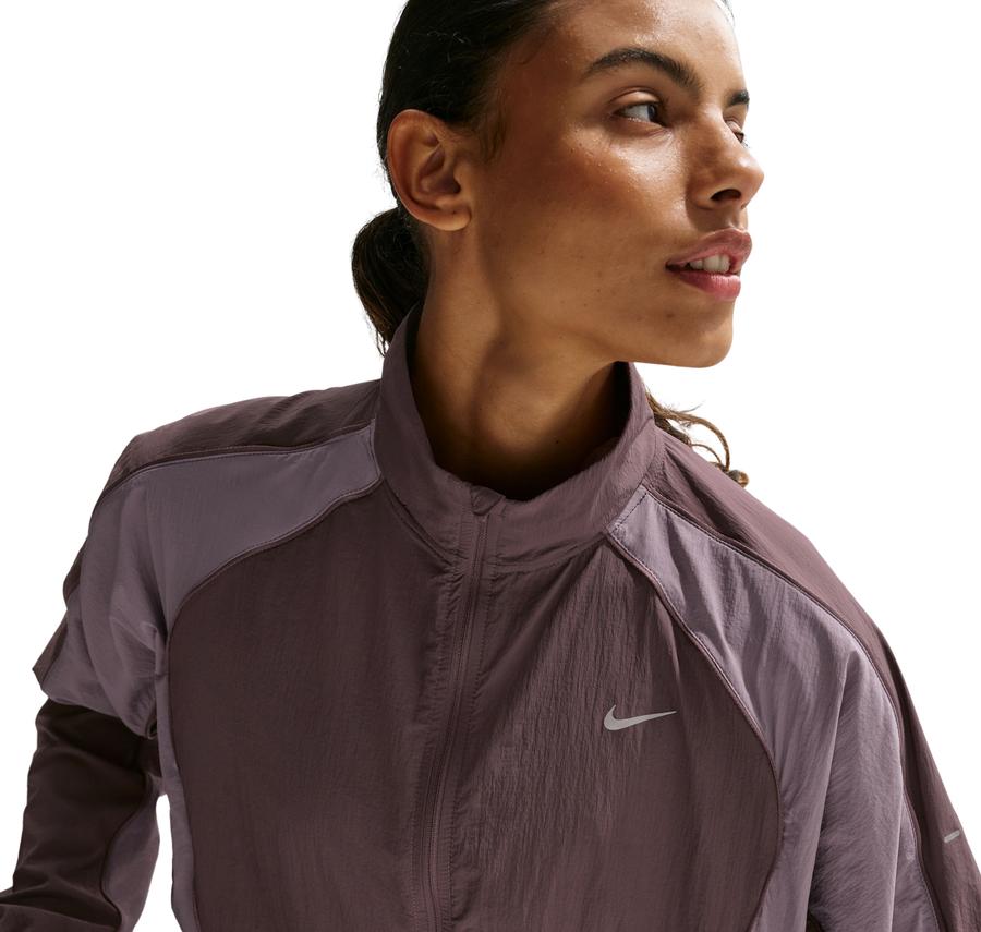 Nike Swift Kadın Yağmurluk-Rüzgarlık Nike Swift Kadın Yağmurluk-Rüzgarlık