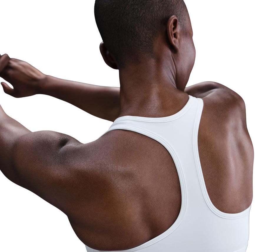 Nike Swoosh Medium Support Kadın Büstiyer Beyaz Nike Swoosh Medium Support Kadın Büstiyer Beyaz