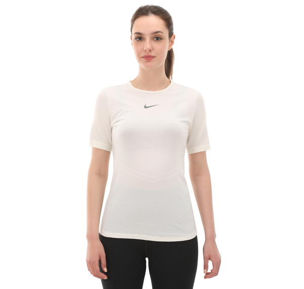 Nike W Nk Swıft Wool Df Ss Top Kadın T-Shirt Beyaz Nike W Nk Swıft Wool Df Ss Top Kadın T-Shirt Beyaz