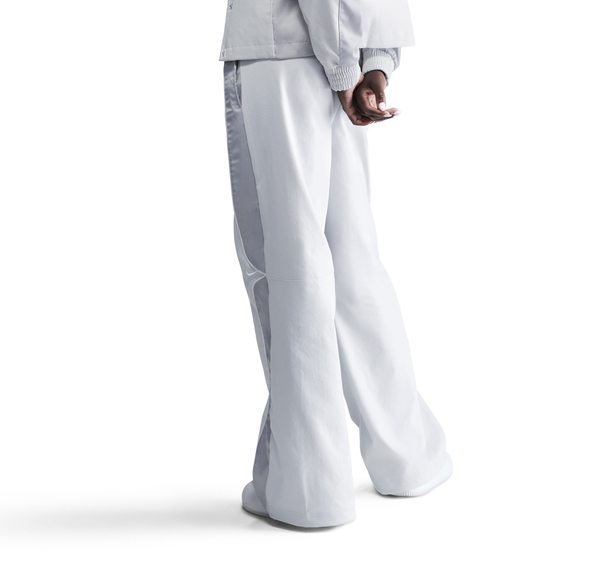 Nike W Nsw Wvn Pnt Sw Kadın Eşofman Altı Beyaz Nike W Nsw Wvn Pnt Sw Kadın Eşofman Altı Beyaz