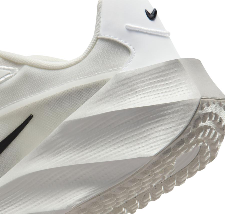 Nike Wmns Aura Edge Kadın Spor Ayakkabı Nike Wmns Aura Edge Kadın Spor Ayakkabı