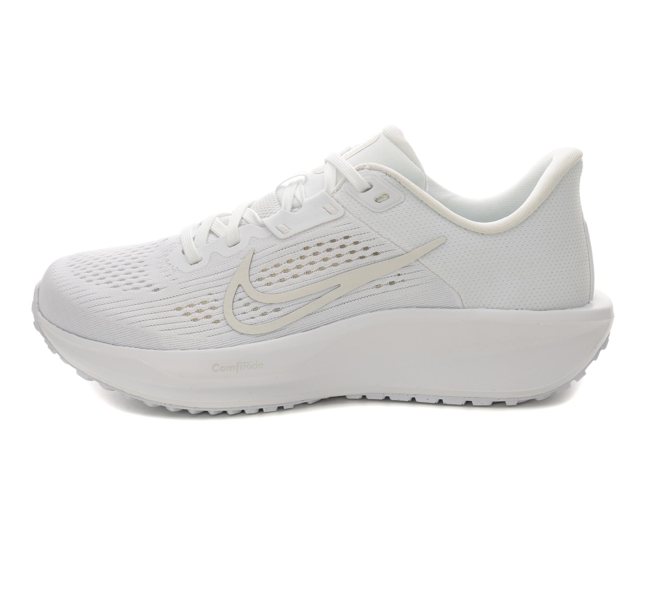 Женские кроссовки Nike Wmns Quest 6