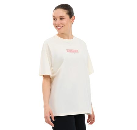 Skechers W Oversize Fit Graphic Kadın T-Shirt Beyaz Skechers W Oversize Fit Graphic Kadın T-Shirt Beyaz