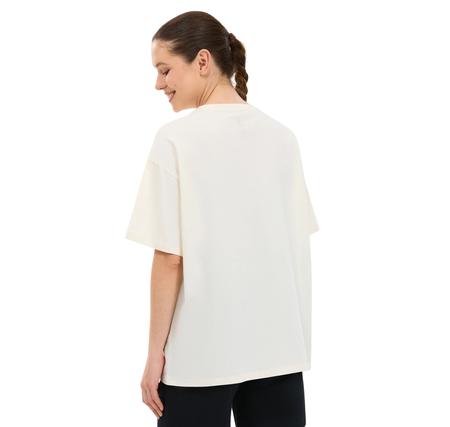 Skechers W Oversize Fit Graphic Kadın T-Shirt Beyaz Skechers W Oversize Fit Graphic Kadın T-Shirt Beyaz