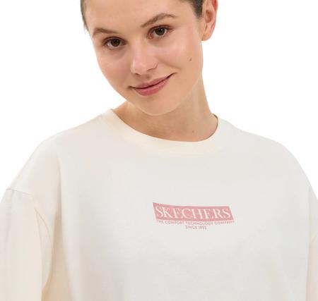 Skechers W Oversize Fit Graphic Kadın T-Shirt Beyaz Skechers W Oversize Fit Graphic Kadın T-Shirt Beyaz